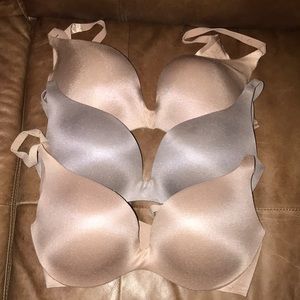 Victoria’s Secret Incredible Bra Bundle of 3